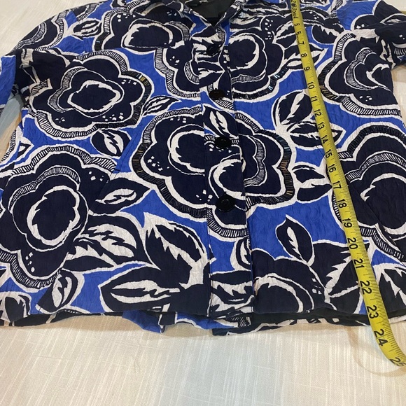 Chico’s Swing Marissa bold floral Jacket - Picture 4 of 10